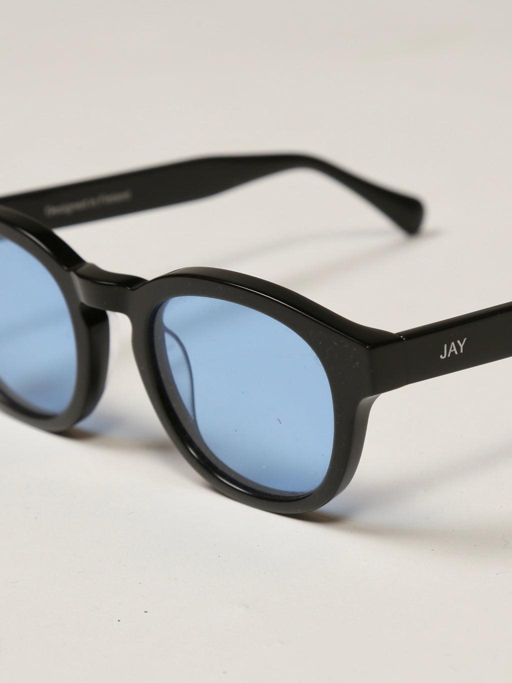 J1 BLACK